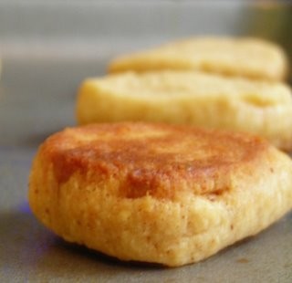 Spicy cheddar crackers 1