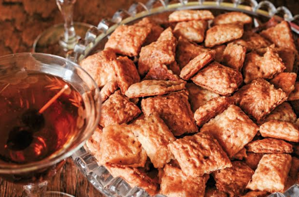 Spicy cheddar crackers