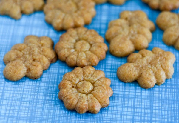 Spicy cheddar crackers 2