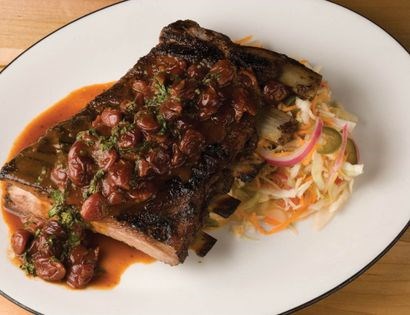 Spicy cherry glazed baby back ribs (Costillas en salsa de cerezas picante)