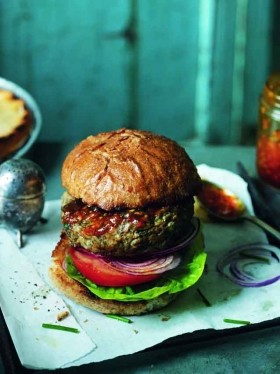 Spicy chicken burgers
