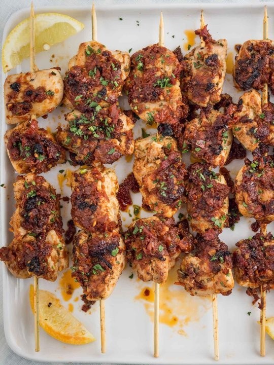 Spicy chicken skewers with sun-dried tomato sauce