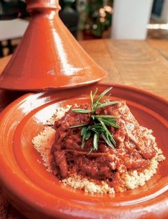 Spicy chicken tagine with ginger and apricots (Tajin picante de pollo, genjibre y albaricoques)