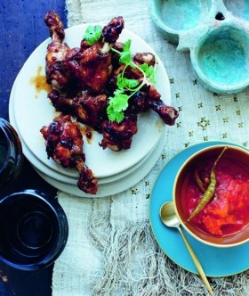 Spicy chicken wings with fresh hot tomato salsa