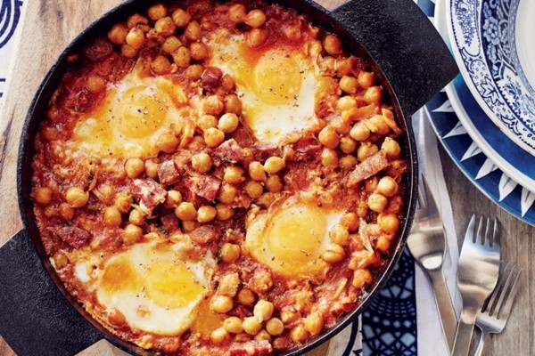 Spicy chickpeas with soppressata and eggs
