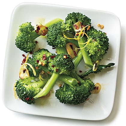 Spicy chile and garlic broccoli