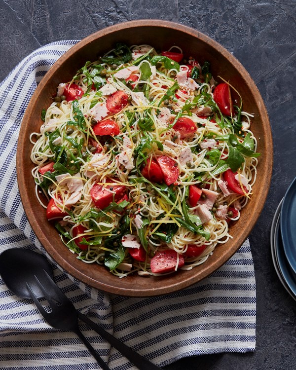 Spicy chili tuna pasta with arugula