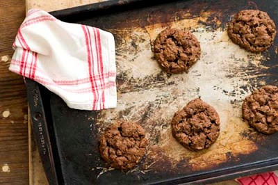 Spicy chocolate pecan cookies