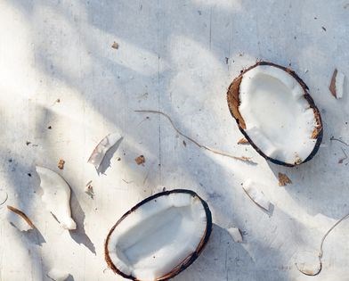Spicy coconut flakes