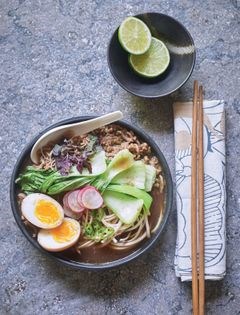 Spicy curried minced pork ramen