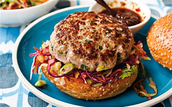 Spicy Eastern pork burger with Thai chilli sauce and Asian slaw
