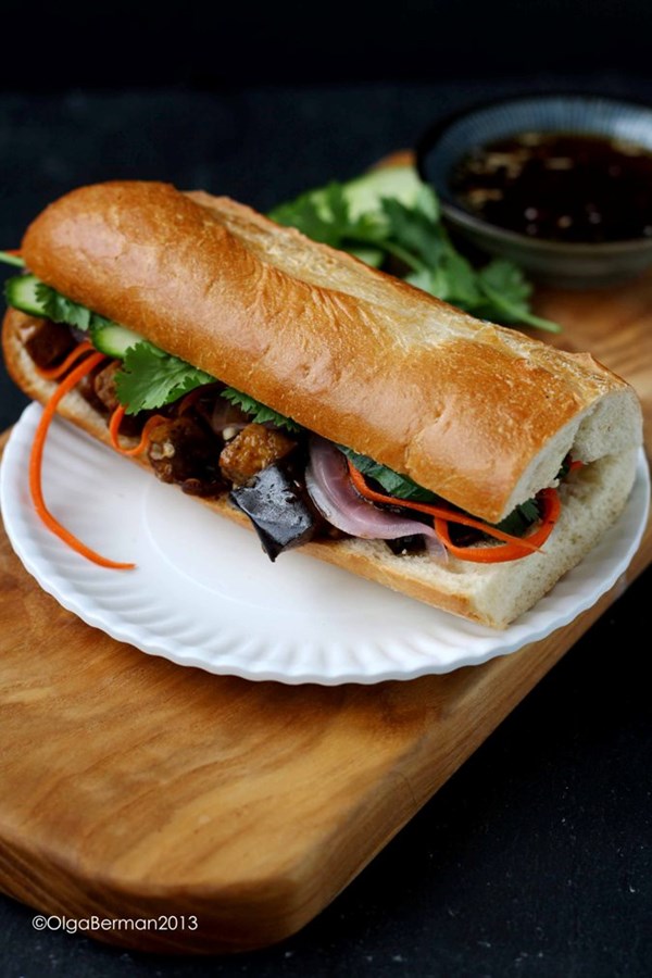 Spicy eggplant tofu [bánh mì] (Cà tím xào tàu hũ)