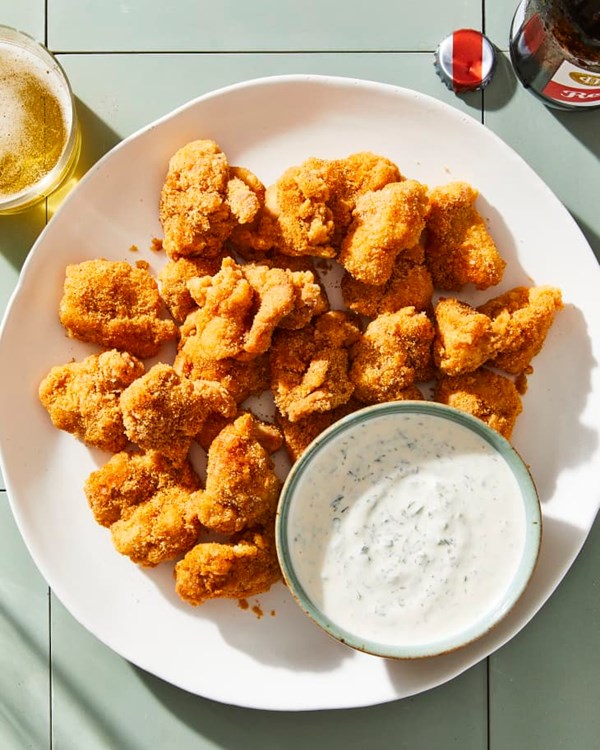 Spicy fried chicken bites with buttermilk ranch