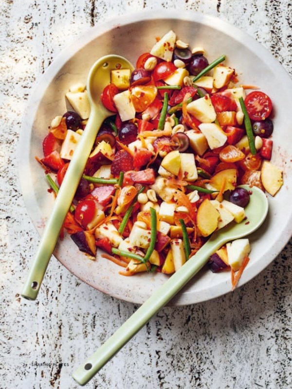 Spicy fruit salad (Tum phol la mai)