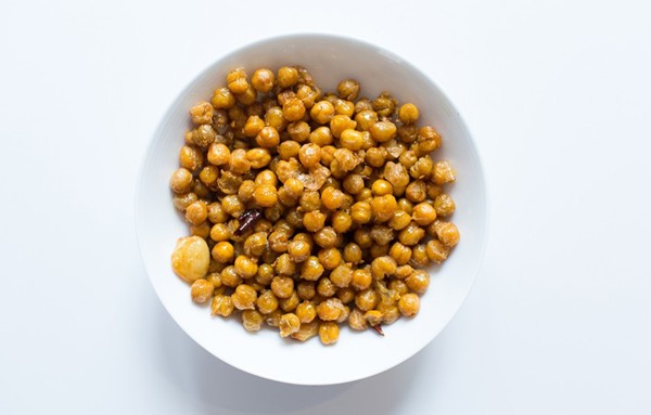 Spicy garlic chickpeas