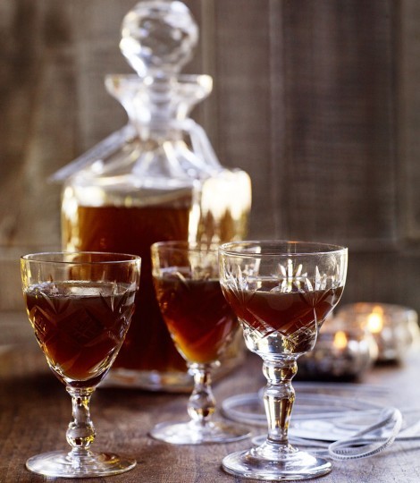 Spicy gingerbread vodka