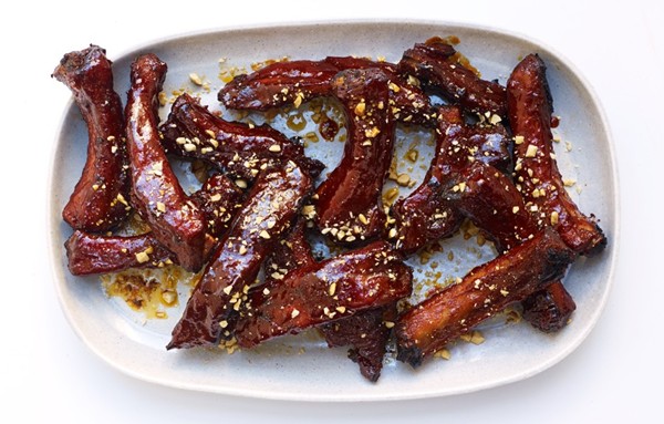 Spicy glazed pork ribs