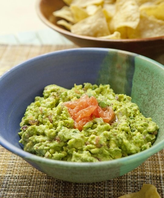 Spicy grapefruit guacamole