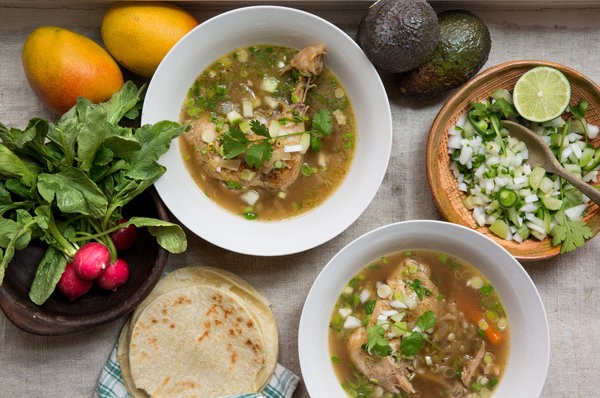 Spicy green garlic chicken soup