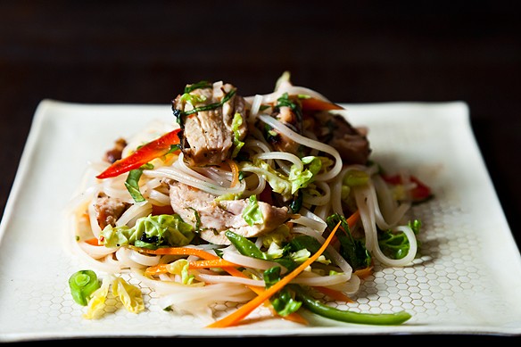 Spicy grilled chicken salad with noodles