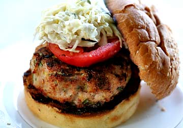 Spicy grilled turkey burger with coleslaw