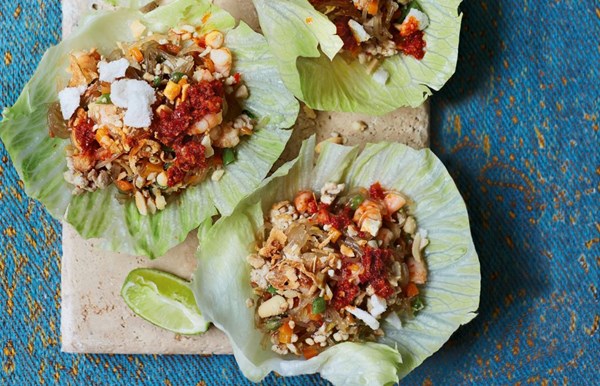 Spicy ground chicken and lemongrass parcels (Sang choi pau)