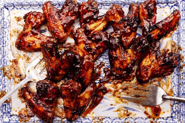 Spicy guava-glazed wings