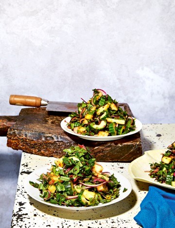 Spicy herbal salad