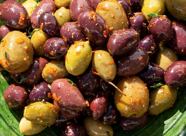 Spicy herbed olives