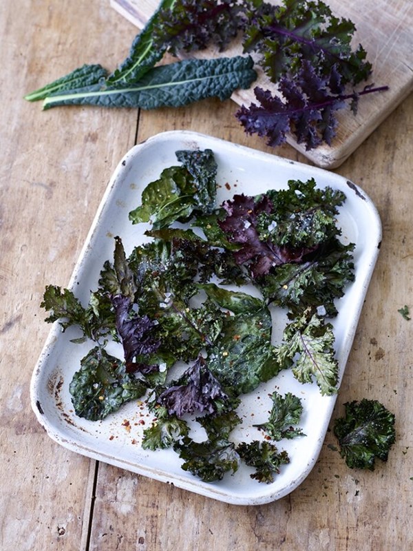 Spicy kale crisps