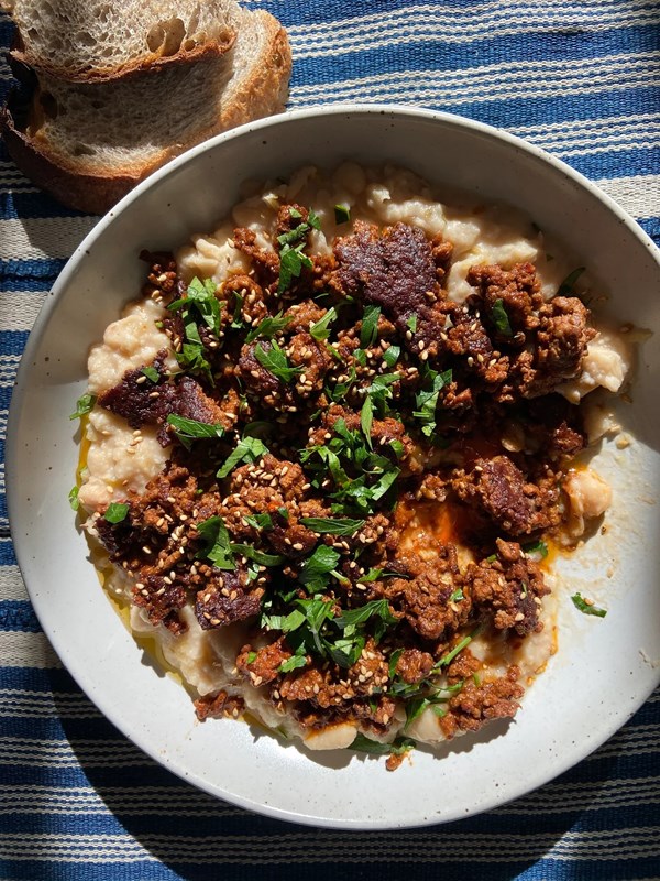 Spicy lamb & white bean dip