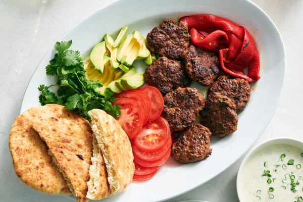 Spicy lamb burgers with tahini