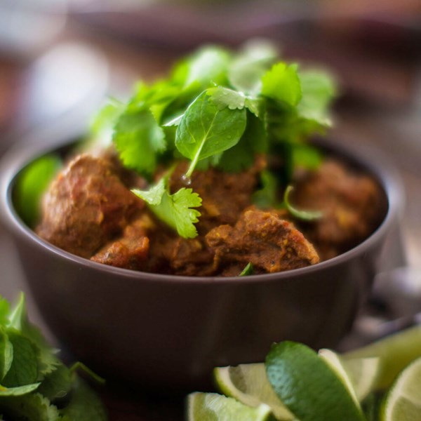 Spicy lamb with coconut and kafffir lime