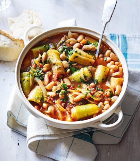 Spicy leek and white bean stew