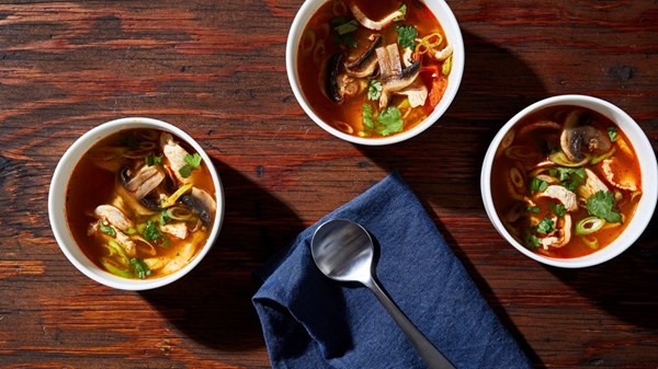 Spicy lemongrass soup (Tom yum gai) 