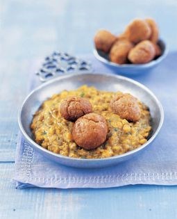 Spicy lentil dhal with wheat balls