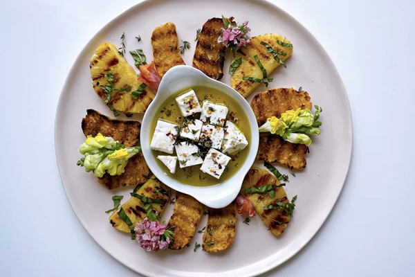 Spicy marinated feta with grilled pineapple