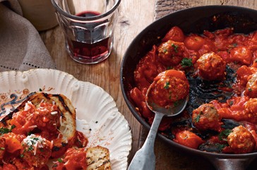 Spicy meatballs on toast
