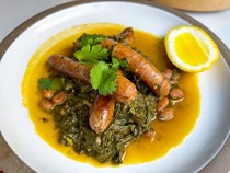 Spicy merguez with spinach and borlotti beans