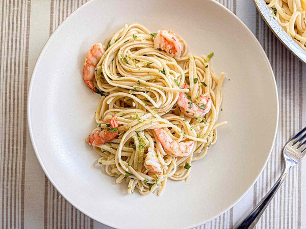 Spicy Mexican shrimp pasta