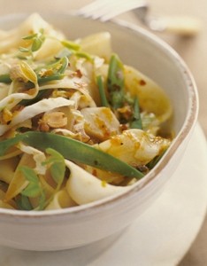 Spicy pad Thai salad