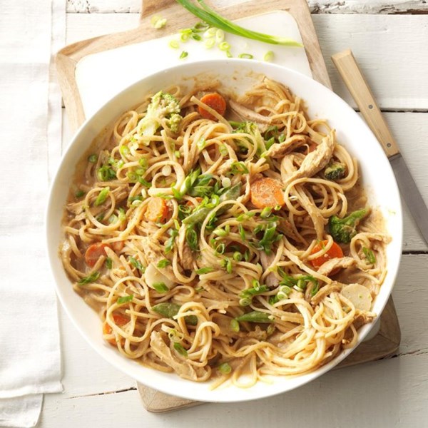 Spicy peanut chicken & noodles 