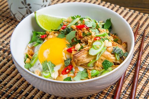 Spicy peanut chicken rice bowl