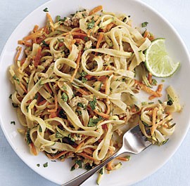 Spicy peanut noodles with ground pork and shredded vegetables