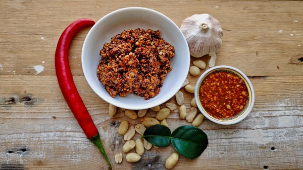 Spicy peanut sauce (Sambal kacang)
