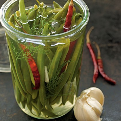 Spicy pickled green beans