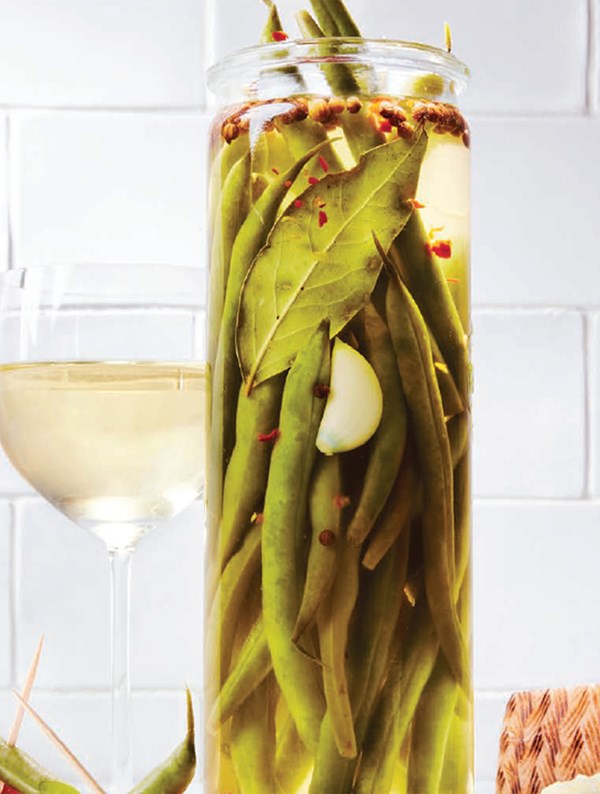 Spicy pickled green beans [Eric Vellend]
