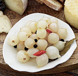 Spicy pickled onions