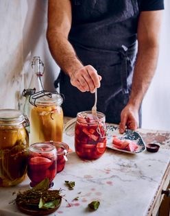 Spicy pickles: pickled stuffed red peppers (Mkhallal 3)