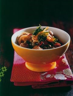 Spicy pork balls with chilli lemongrass sauce
